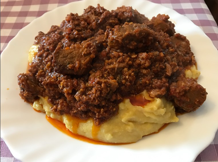 cinghiale in umido con polenta